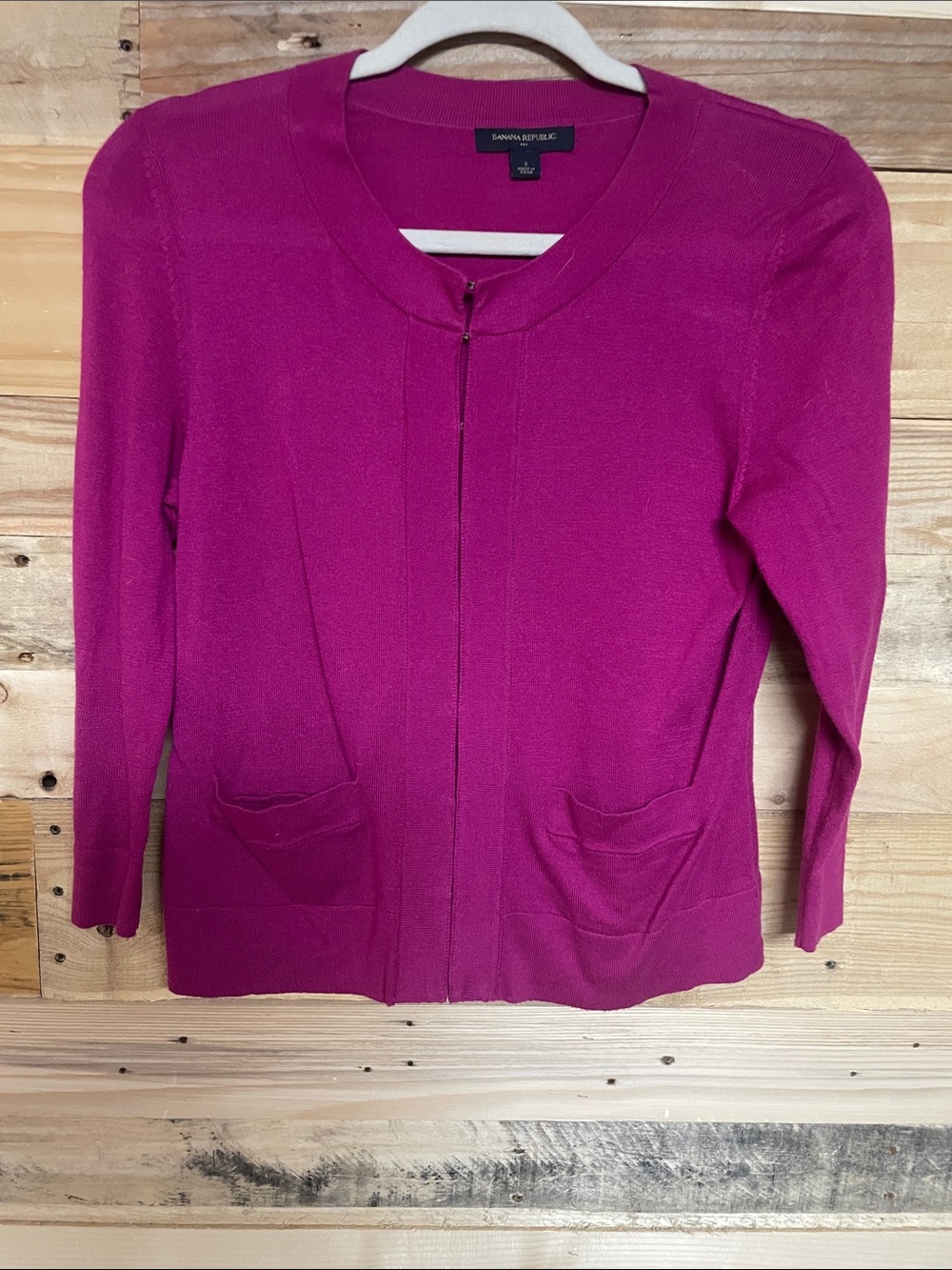 Banana Republic size Small Fuchsia Color Lightweight Cardigan Crewneck Sweater